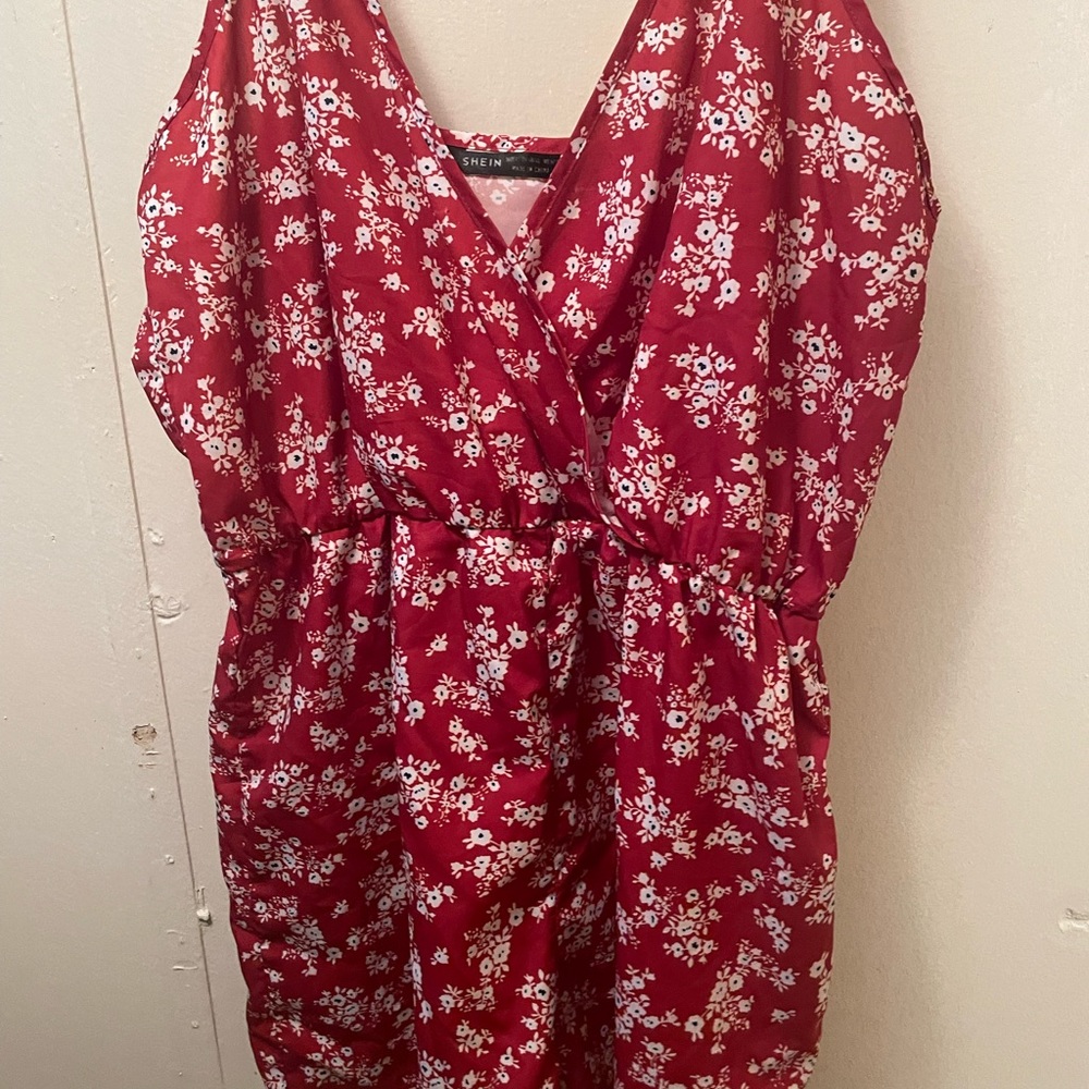 Cute romper good for pictures and summer